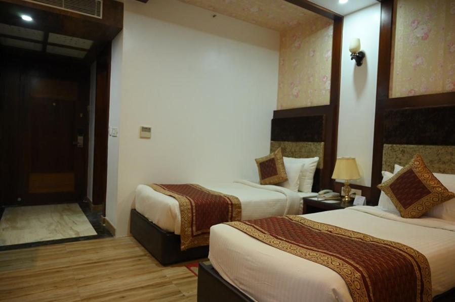 Square Hotel,varanasi 3*