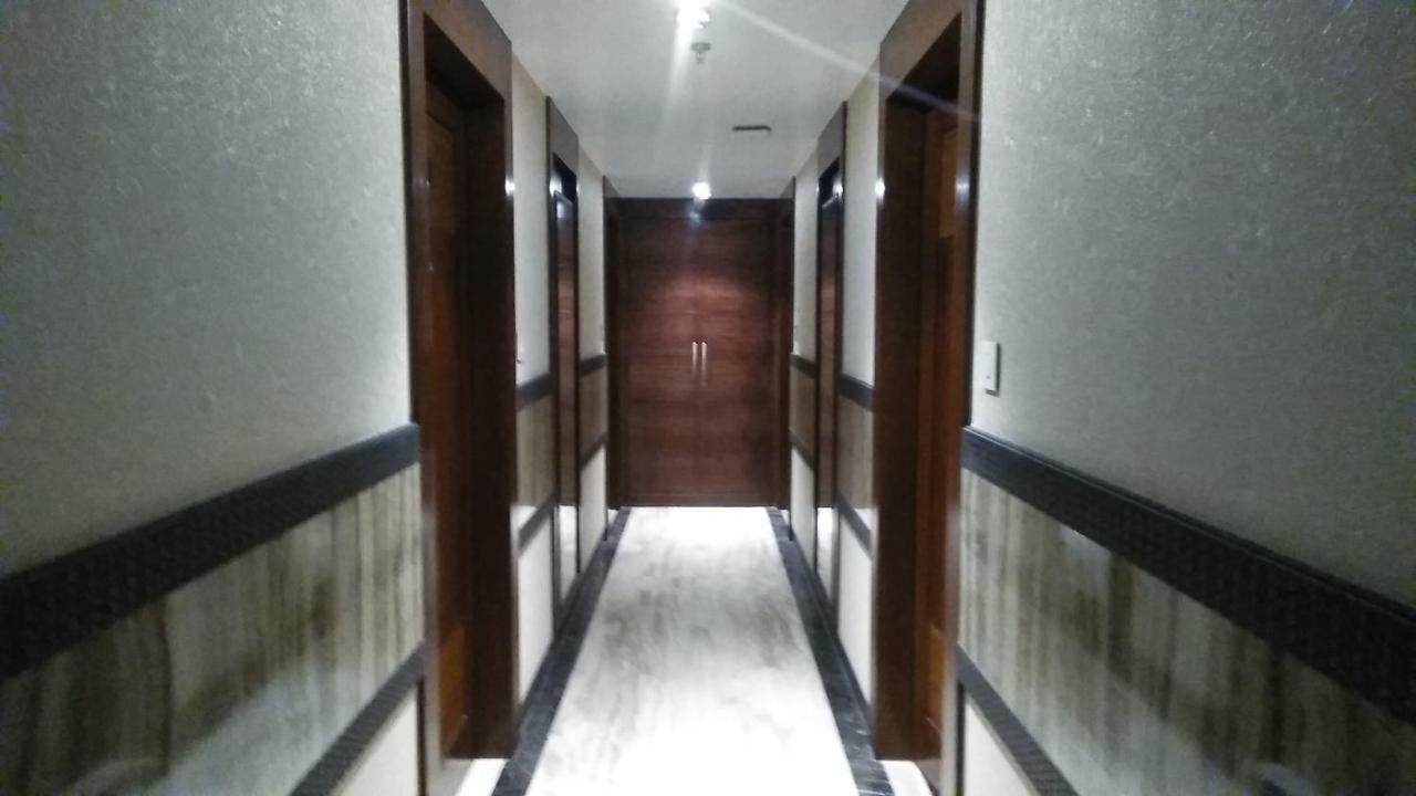 Square Hotel,varanasi Hotel 3*