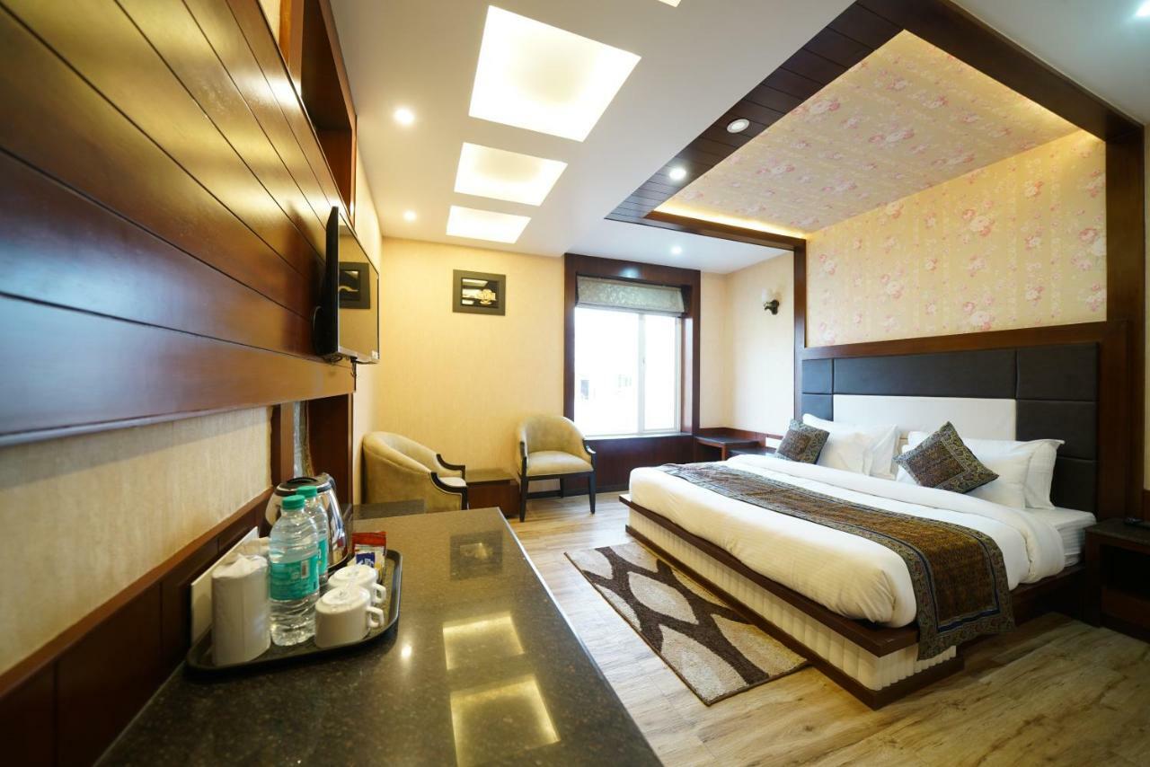 Hotel Square Hotel,varanasi Varanasi
