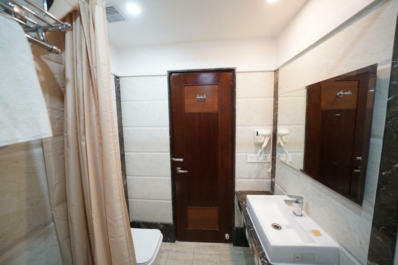 Square Hotel,varanasi 3*