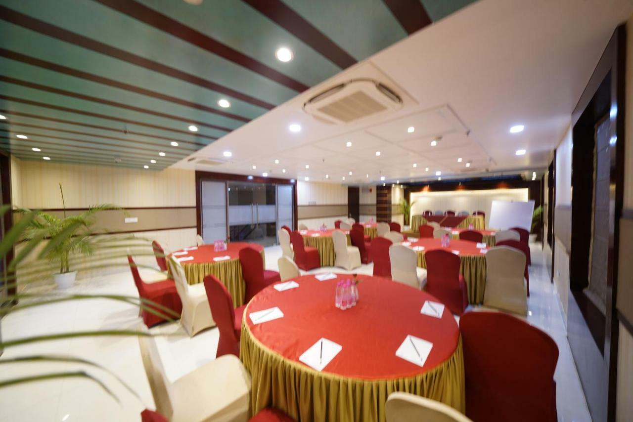 Square Hotel,varanasi 3*